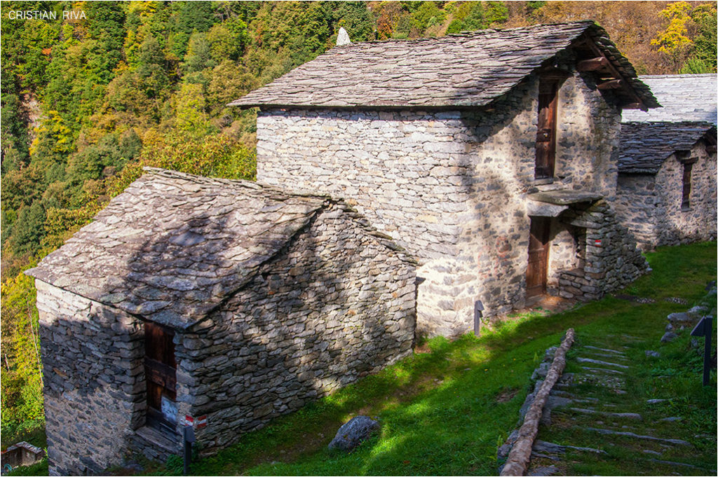 Acquafraggia - Anello tra Savogno e Dasile: Savogno