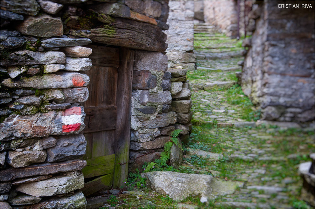 Acquafraggia - Anello tra Savogno e Dasile: il borgo di Dasile