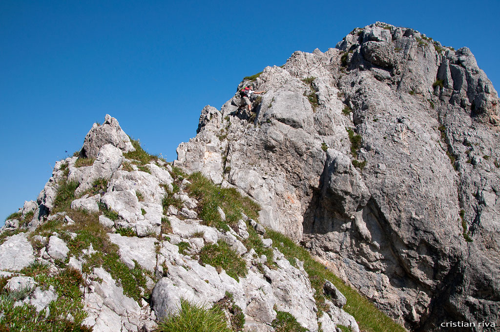 Monte Pegherolo: discesa da paretina attrezzata