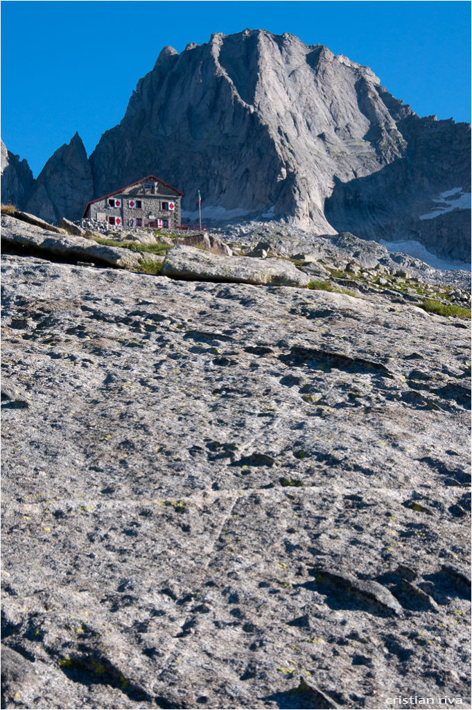 Val Masino - Pizzo Porcellizzo: il pizzo Badile e la Capanna Gianetti