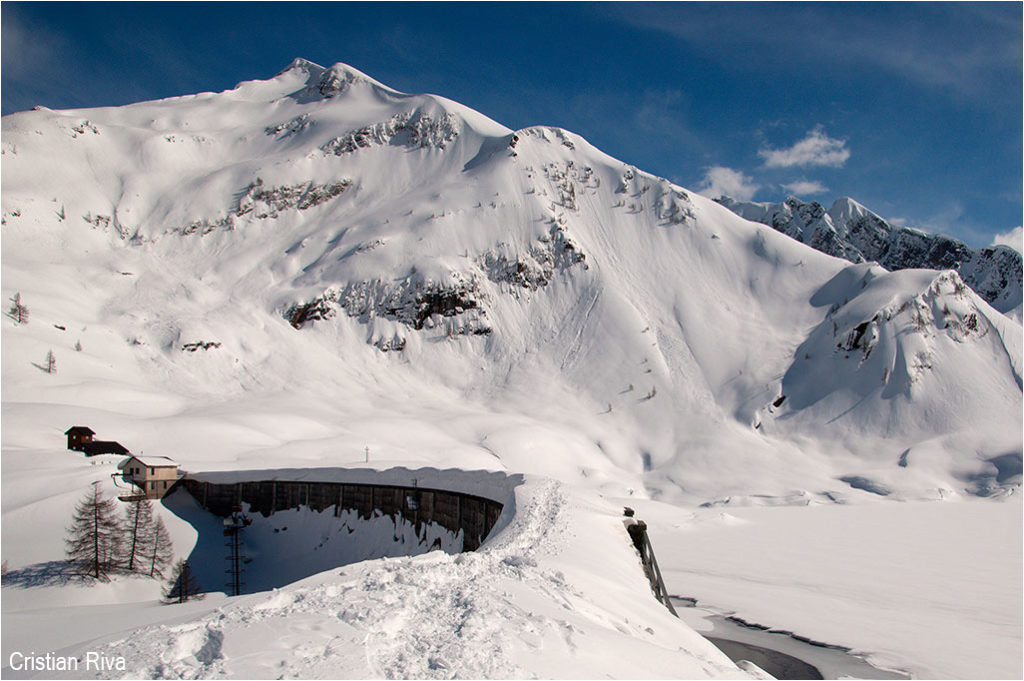 Ciaspolata ai Laghi Gemelli: monte Farno