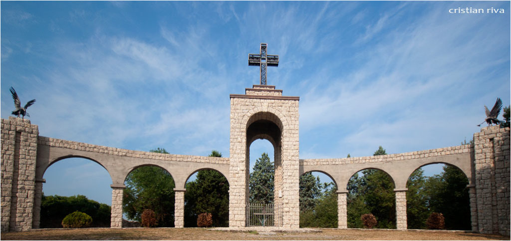 Monte Orfano: monumento e croce di Rovato