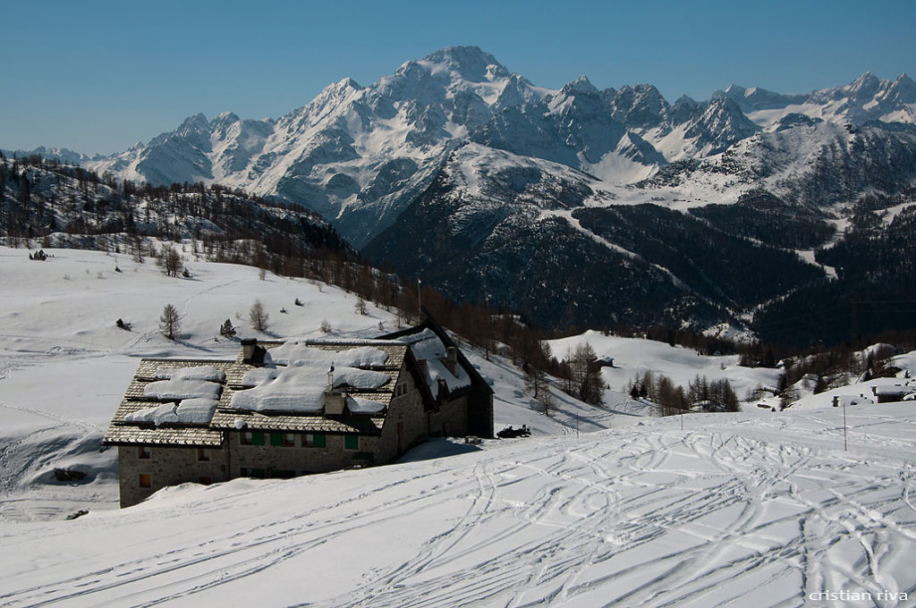 Alpe Prabello, paradiso per le ciaspole: rifugio Cà Runcasch