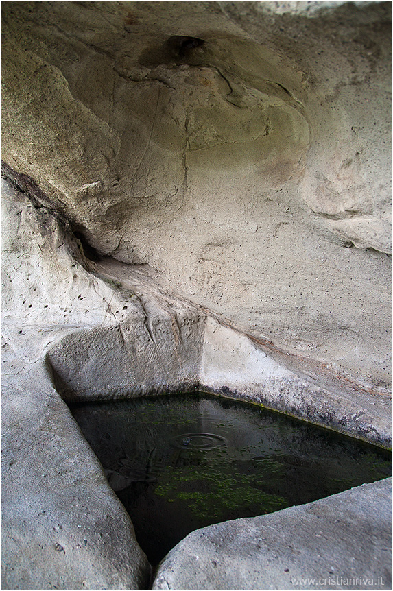 Val Tidone e la Rocca d'Olgisio: grotta della goccia