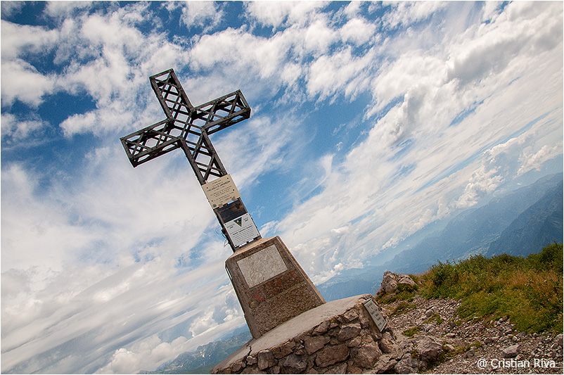 Monte Alben: la croce di vetta
