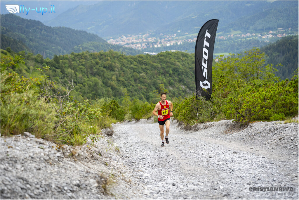 Vertical Buldet di Fly-Up Sport